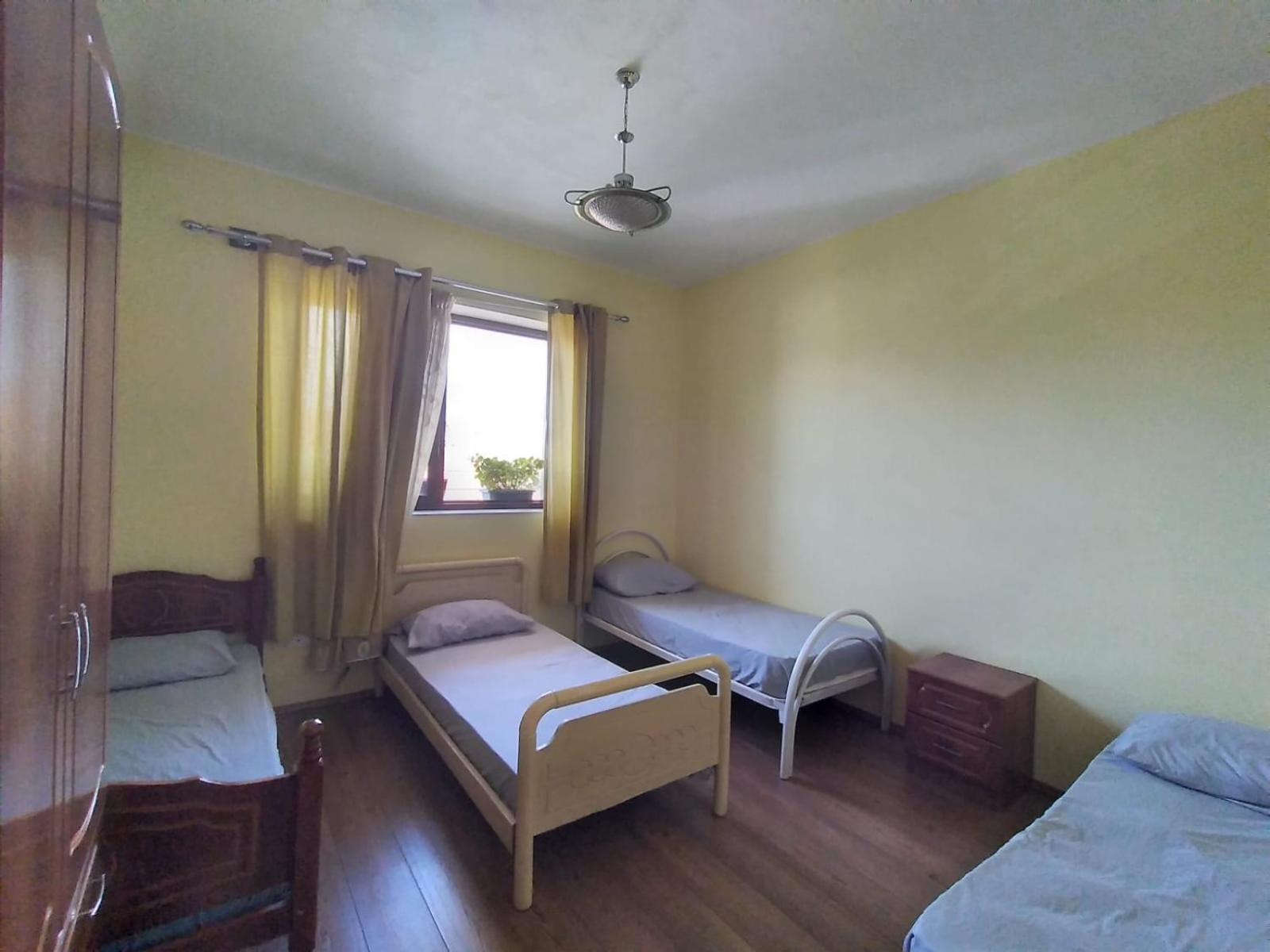 Our Way Guest House & Hostel Shkodër Rum bild