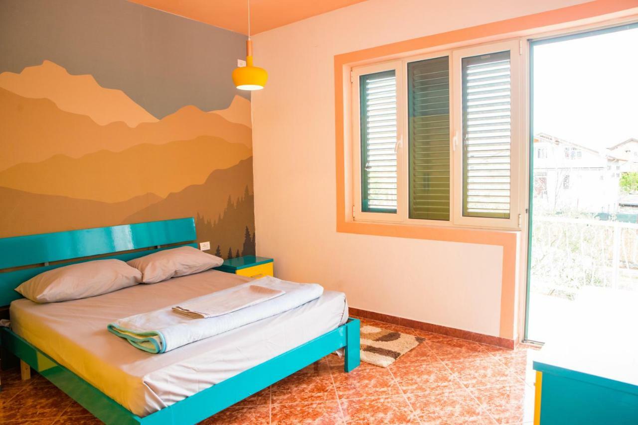 Our Way Guest House & Hostel Shkodër Exteriör bild