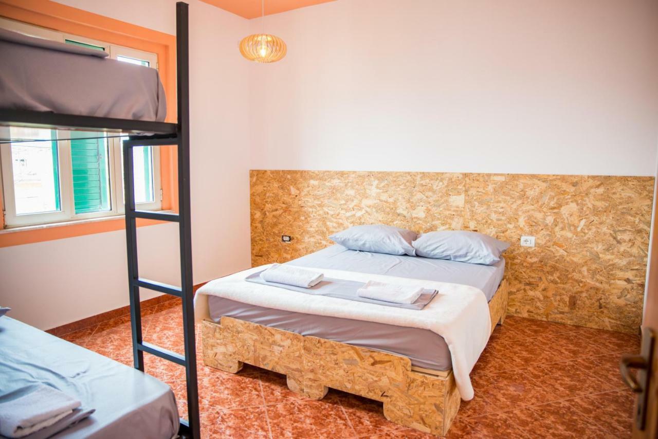 Our Way Guest House & Hostel Shkodër Exteriör bild